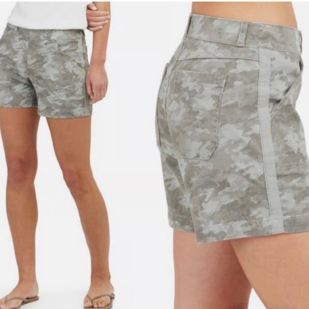 Spanx pull on camo green stonewash shorts stretch mud rise twill 5” size M